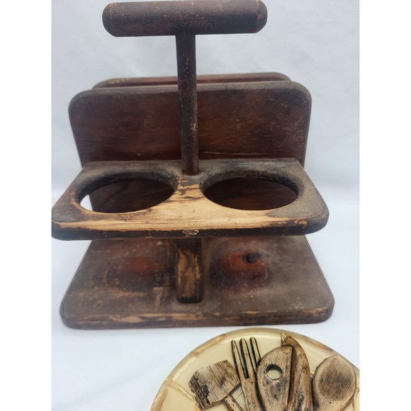 Vintage Wooden Napkin holder and matching Lucite trivet - Picture 4 of 9